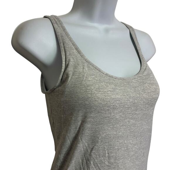 Uniqlo Airism Built-In Bra Tank Top Womens Size XS (Bust 31''-33'') - Picture 2 of 6